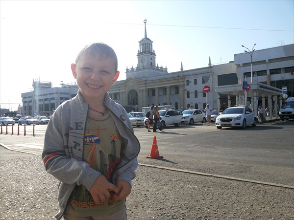 на фото: Краснодарский жд вокзал